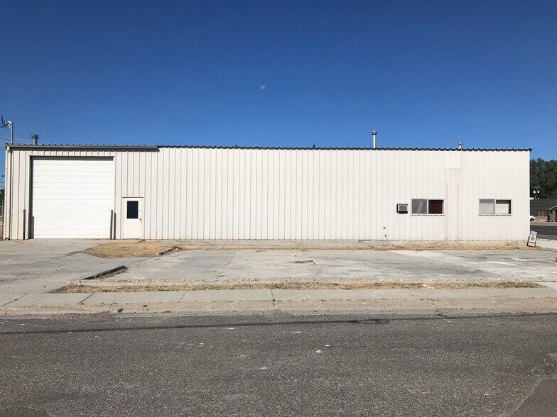 More Photos Of 801 W Main St, Riverton Warehouse For Sale