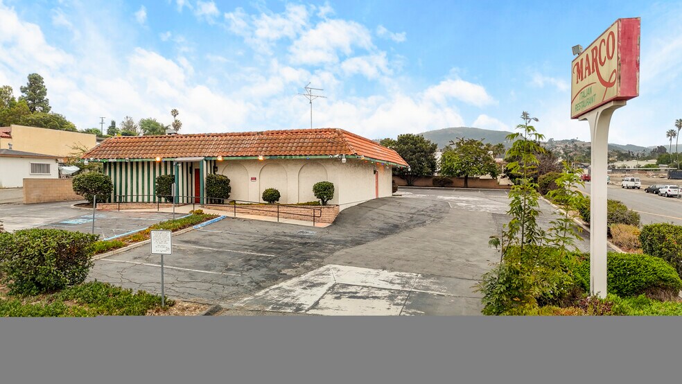 More Photos Of 1825 E Vista Way, Vista Restaurant For Sale