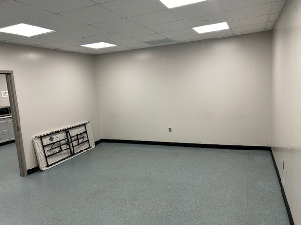 More Photos Of 356-362 Getty Ave, Clifton Warehouse For Lease