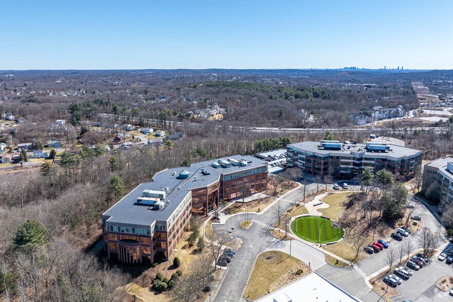 More Photos Of 25 Corporate Dr, Burlington Office For Lease