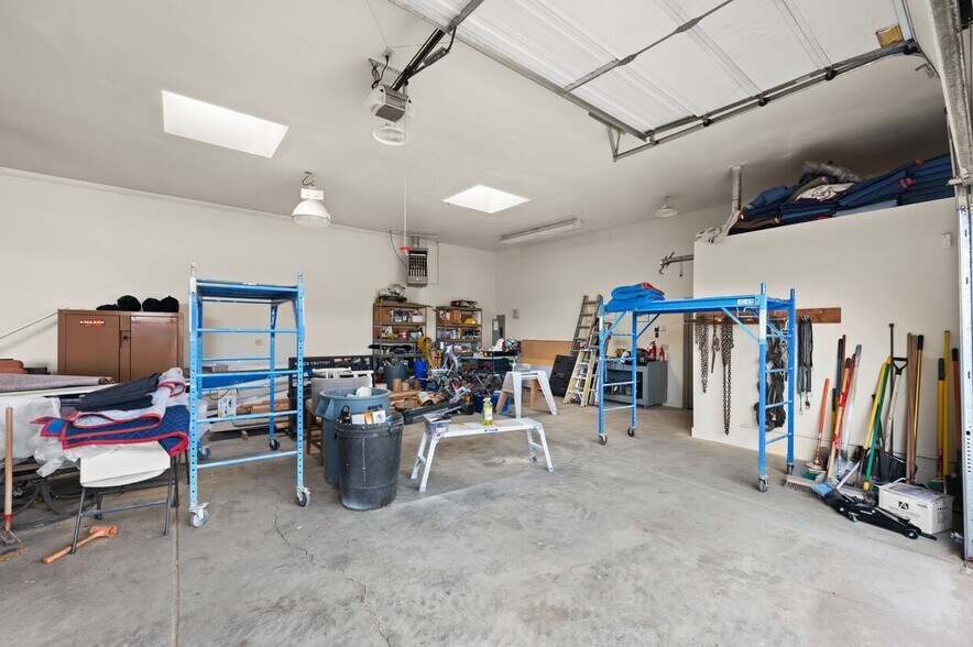 More Photos Of 5959 S Stratler St, Murray Industrial For Sale