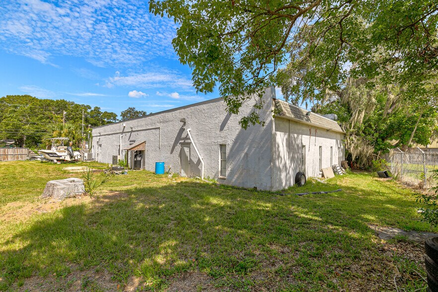 More Photos Of 689 4th St NW, Largo Manufacturing For Sale