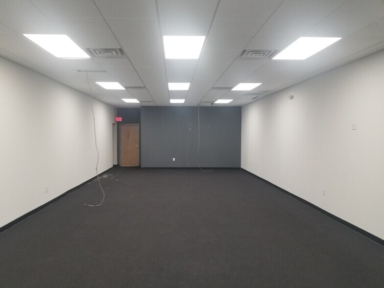 More Photos Of 1000 Portage Rd, Niagara Falls Unknown For Lease