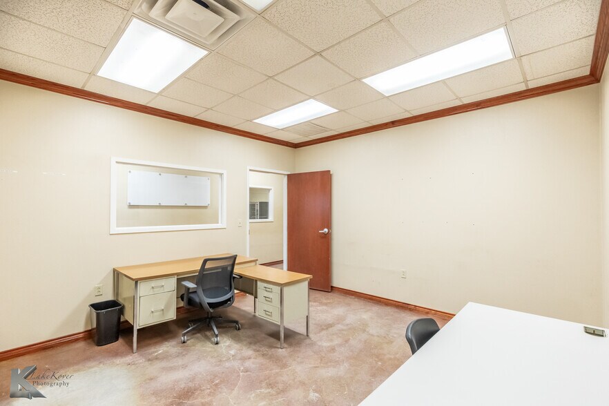 More Photos Of 10027 S Frontage Rd, Clyde Manufacturing For Sale