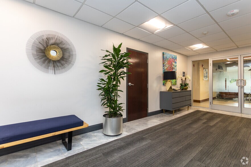 More Photos Of 4530 Park Rd, Charlotte Office For Lease