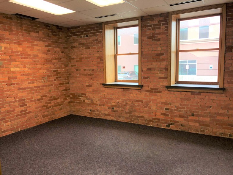 More Photos Of 231 Walton St, Syracuse Office Residential For Sale
