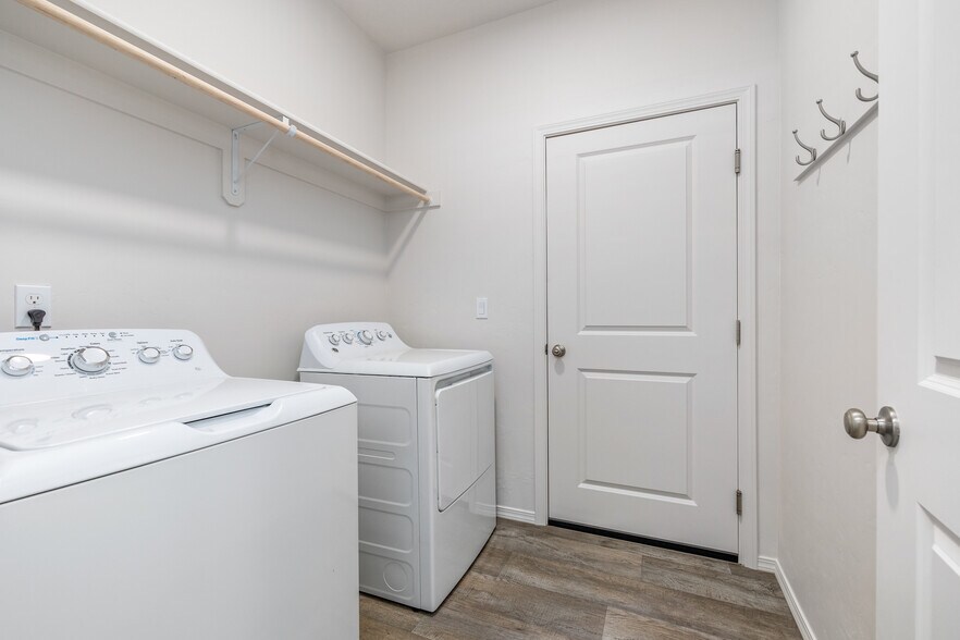 More Photos Of 1859 NW Enterprise St, Mountain Home Multifamily For Sale