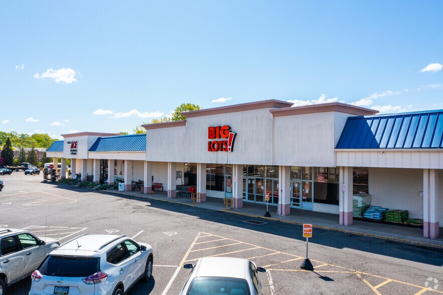 More Photos Of 610-640 E Main St, Lansdale Storefront For Sale