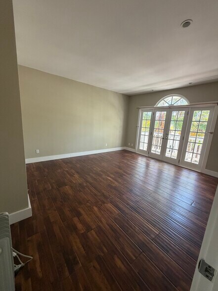 More Photos Of 3560 Front St, San Diego Multifamily For Sale