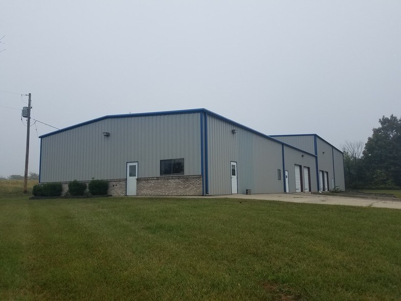More Photos Of 5900 S Spoede Ln, Warrenton Warehouse For Sale