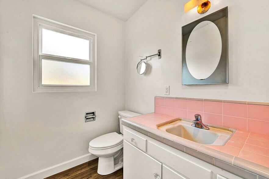 More Photos Of 330 9th St, Del Mar Apartments For Sale