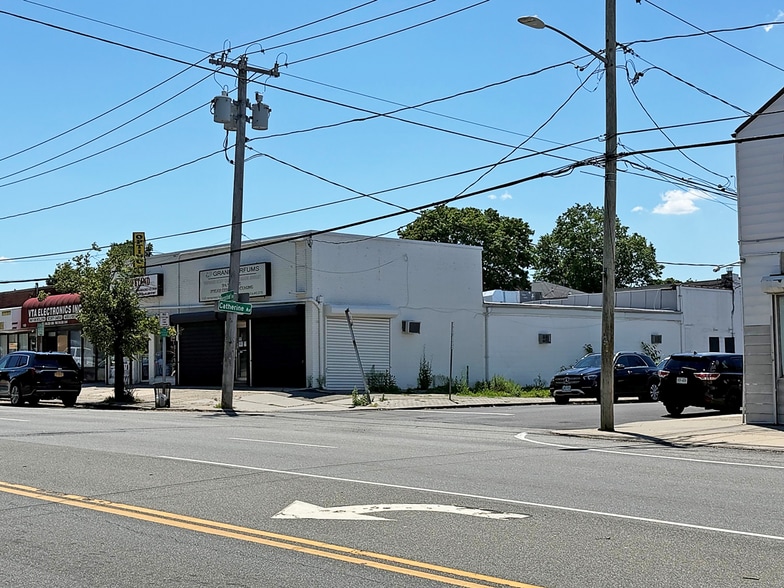 Primary Photo Of 1155-1157 Hempstead Tpke, Franklin Square General Retail For Sale