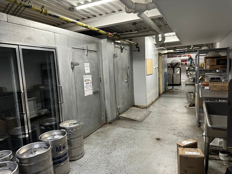 More Photos Of 3228 N Davidson St, Charlotte Restaurant For Lease
