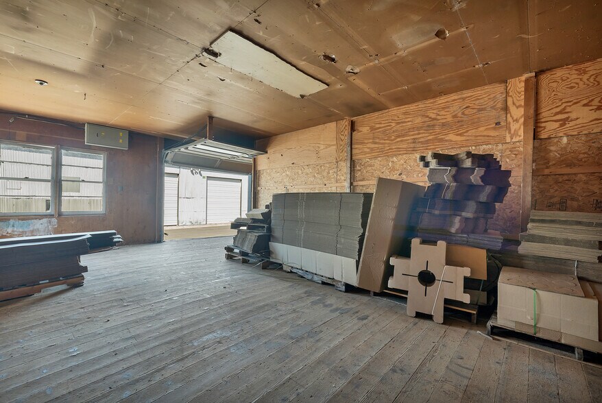More Photos Of 55 Maynesboro St, Berlin Industrial For Sale
