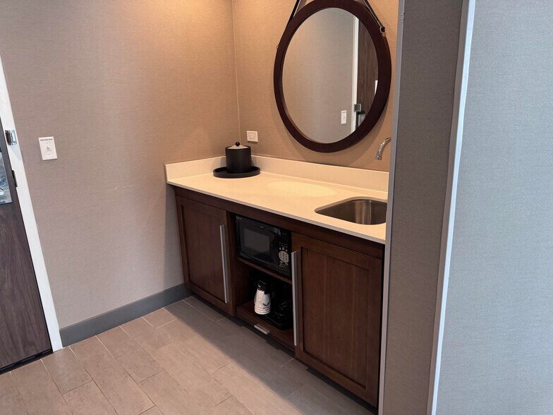 More Photos Of 1335 S Main St, Adrian Hotel For Sale