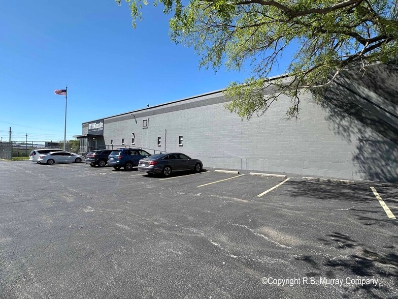 More Photos Of 1851 E Florida St, Springfield Warehouse For Lease