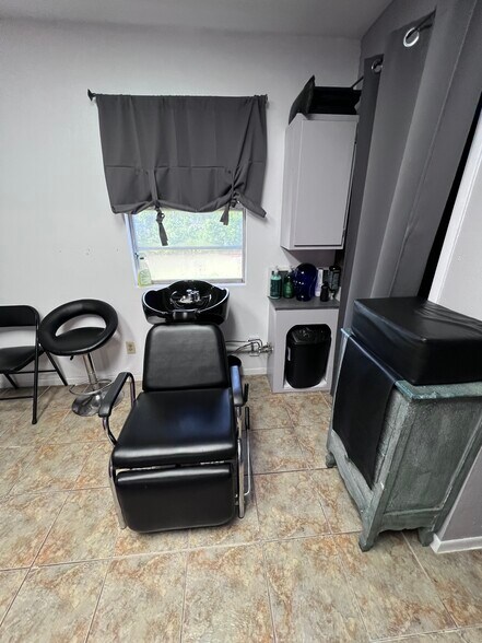 More Photos Of 7985 Phelan Blvd, Beaumont Freestanding For Sale