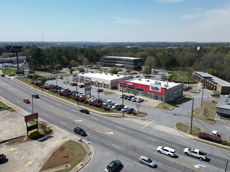 More Photos Of 6053 Veterans Pkwy, Columbus Storefront Retail Office For Lease