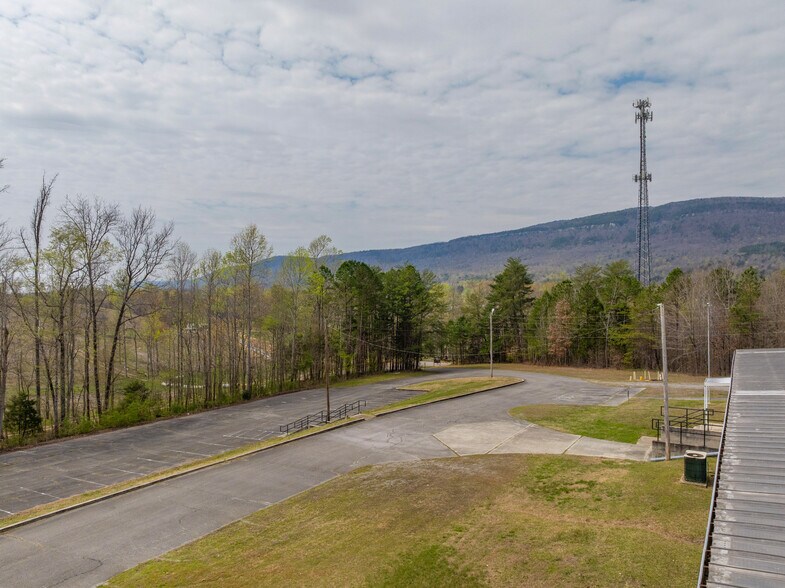 More Photos Of 205 Industrial Pike, Whitwell Manufacturing For Sale