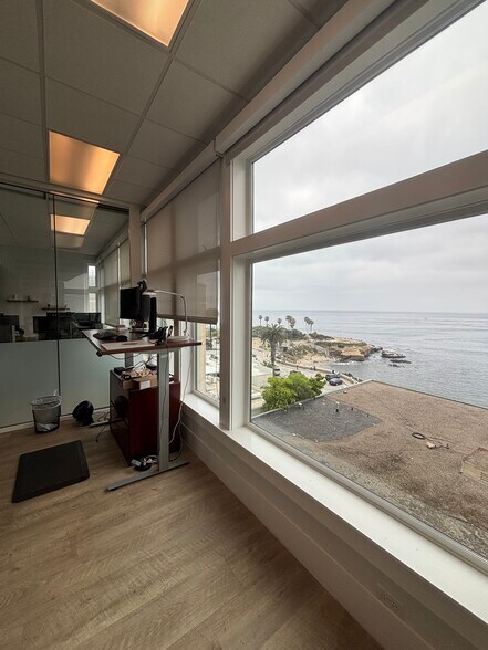 More Photos Of 1250 Prospect St, La Jolla General Retail For Lease