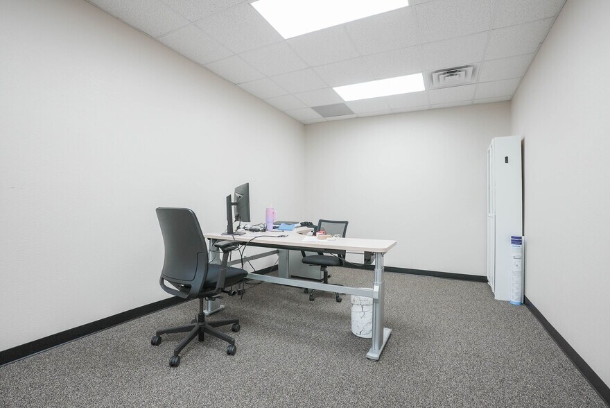 More Photos Of 10410 Corporate Dr, Sugar Land Coworking Space