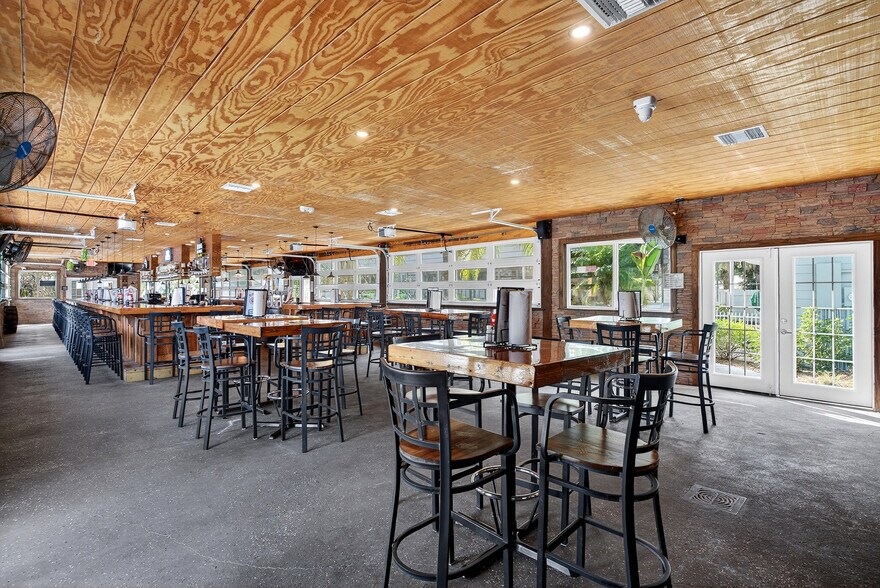 More Photos Of 765 3rd Ave, Welaka Restaurant For Sale