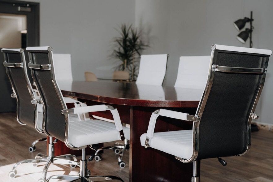 More Photos Of 700 Bryden Rd, Columbus Office For Sale