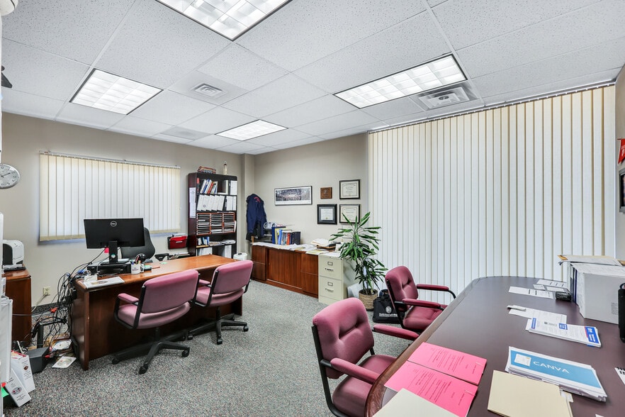 More Photos Of 4226 E Mission Ave, Spokane Office For Sale