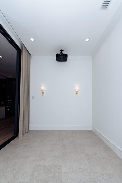 More Photos Of 5100 Kelly Rd, Aledo General Retail For Lease