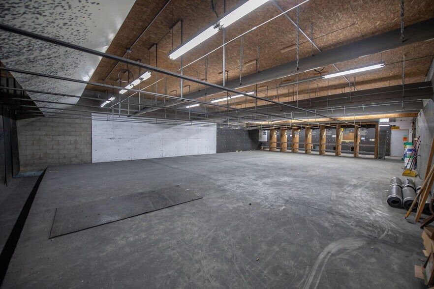 More Photos Of 1315 N Wooster Ave, Strasburg Freestanding For Lease