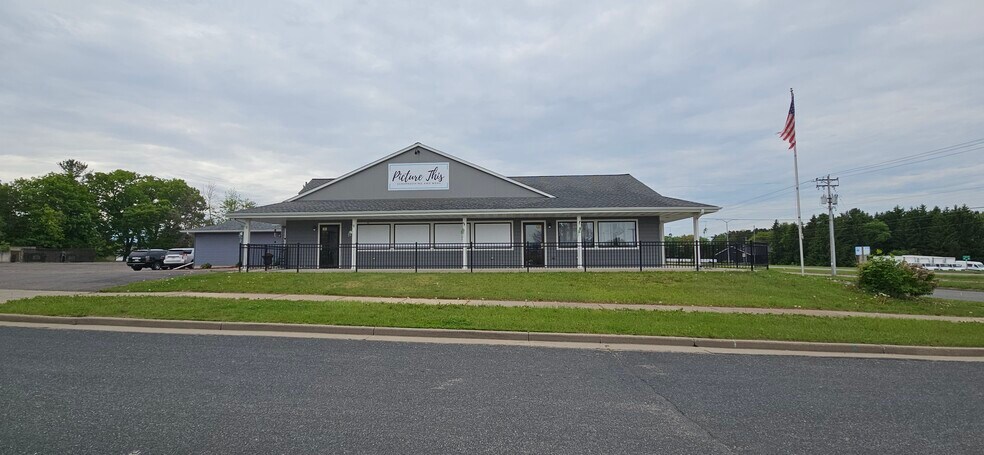 More Photos Of 2235 N Clairemont Ave, Eau Claire Freestanding For Sale