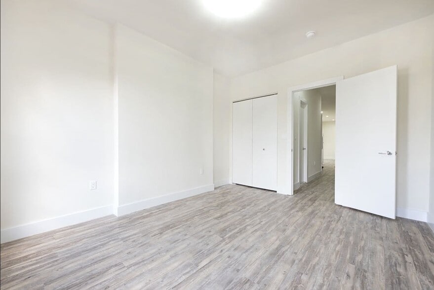 More Photos Of 260 Cornelia St, Brooklyn Multifamily For Sale