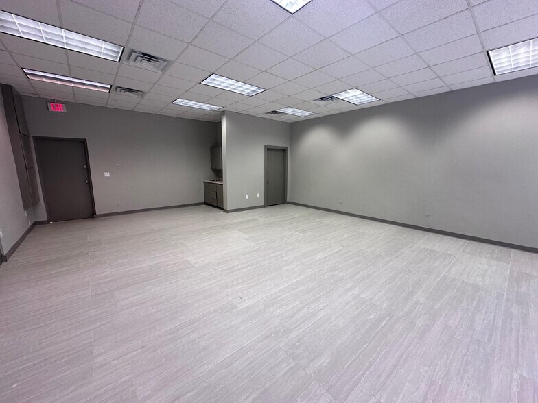 More Photos Of 600-618 N McColl Rd, McAllen Office For Lease