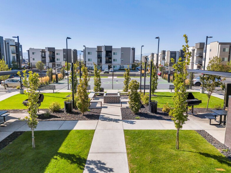 More Photos Of 624 E 300 N, Vineyard Multifamily For Sale