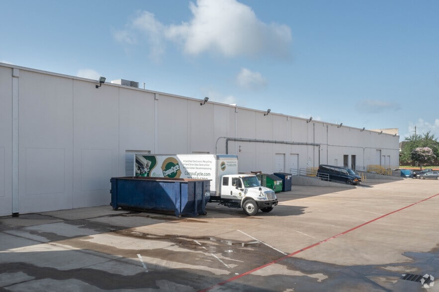 More Photos Of 10207 S Sam Houston Pky W, Houston Unknown For Lease