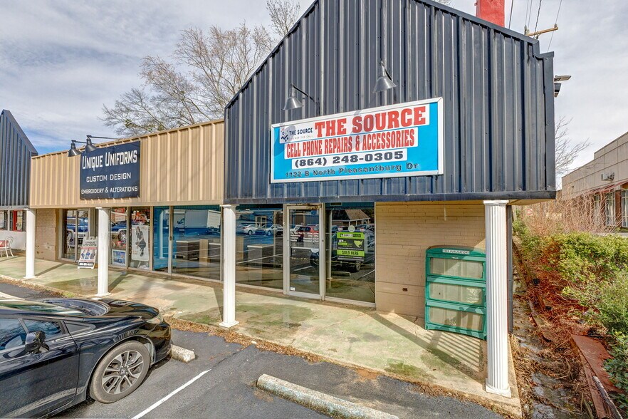 More Photos Of 1122-1126 N Pleasantburg Dr, Greenville Freestanding For Lease
