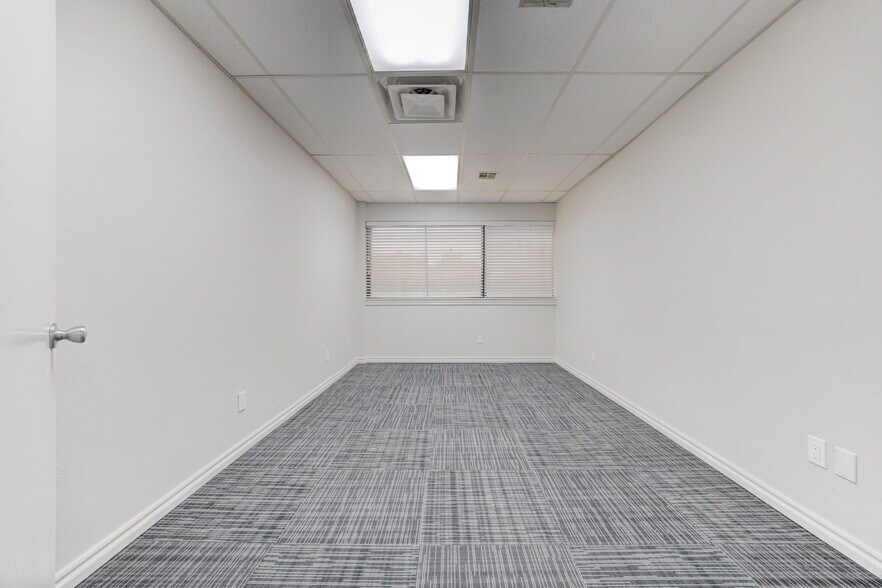 More Photos Of 2401 Tee Cir, Norman Office For Sale