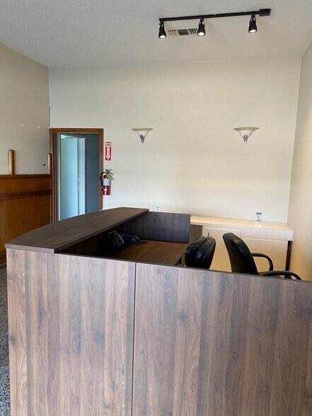More Photos Of 834 3rd St, Rosenberg General Retail For Lease