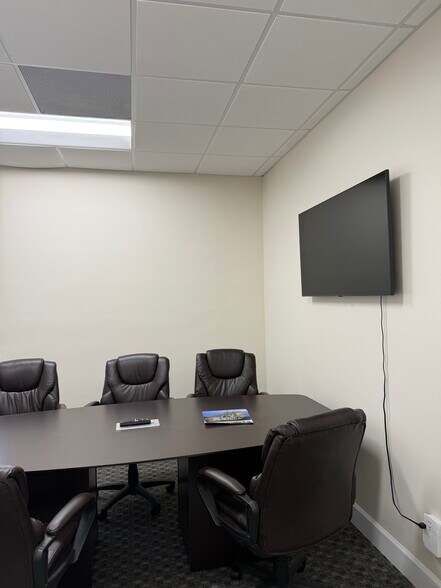 More Photos Of 935 Main St, Safety Harbor Office For Lease