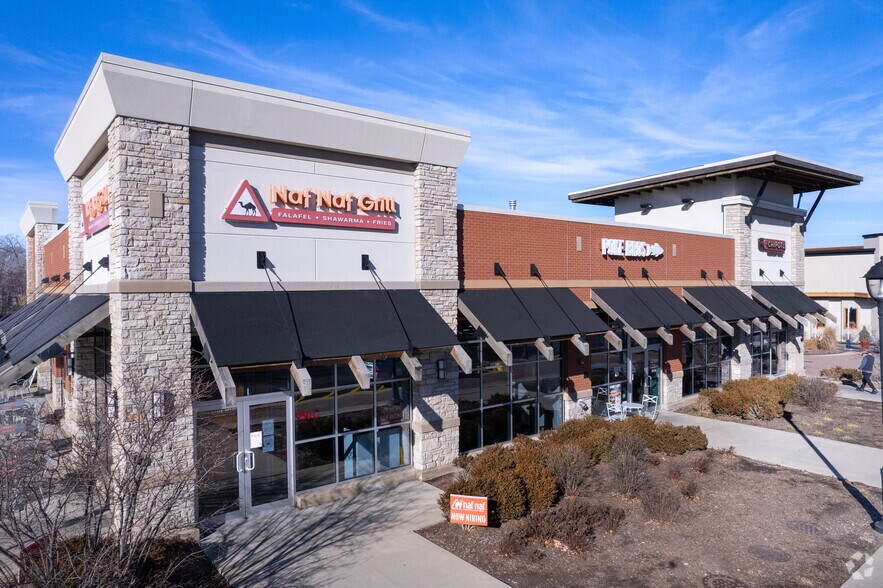 More Photos Of 930 Milwaukee Ave, Lincolnshire Unknown For Lease