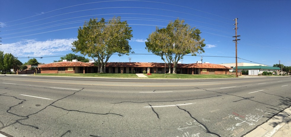 More Photos Of 43823-43843 10th St W, Lancaster Medical For Lease