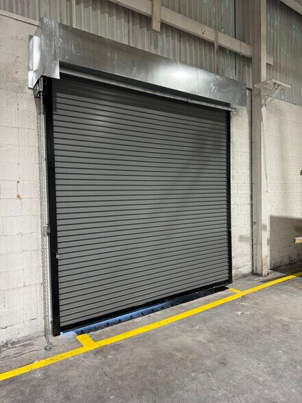 More Photos Of 100 Main St, Tullytown Warehouse For Lease