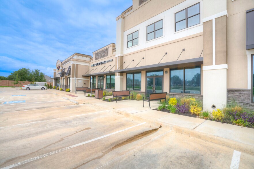 More Photos Of 2840 Flower Mound Rd, Flower Mound General Retail For Lease