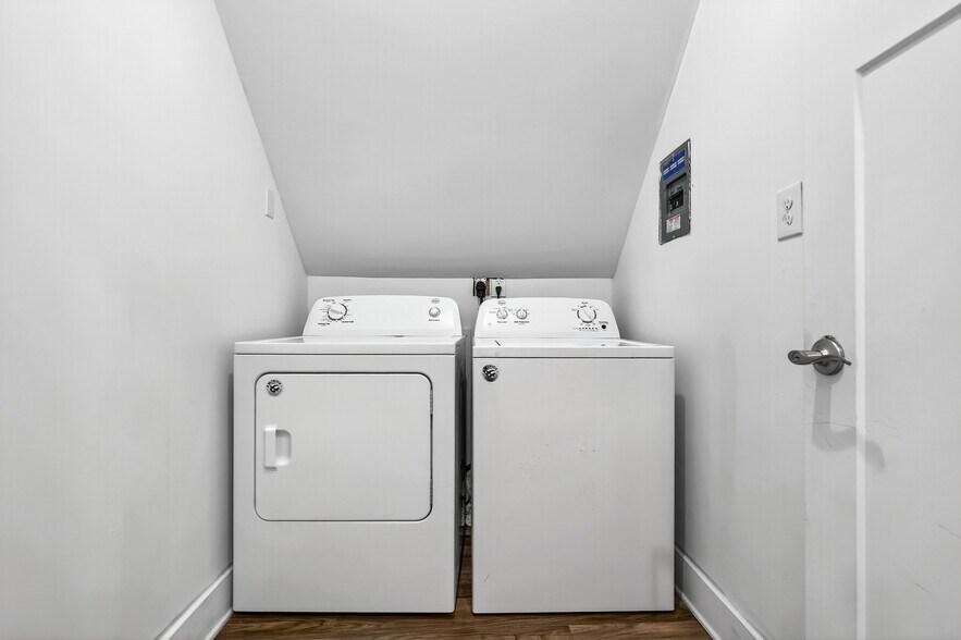 More Photos Of 8026 Buck Creek Rd, Marion Apartments For Sale