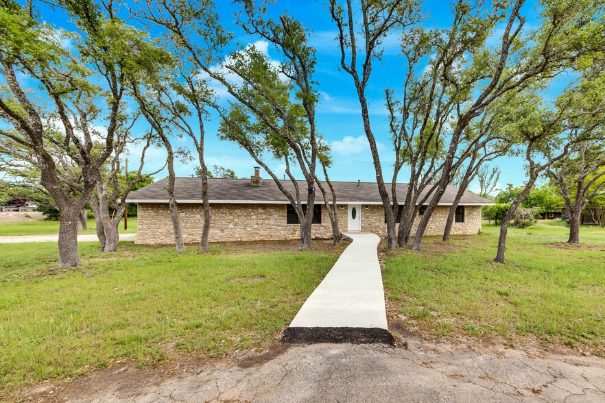 More Photos Of 101 Retha Dr, Dripping Springs Specialty For Sale