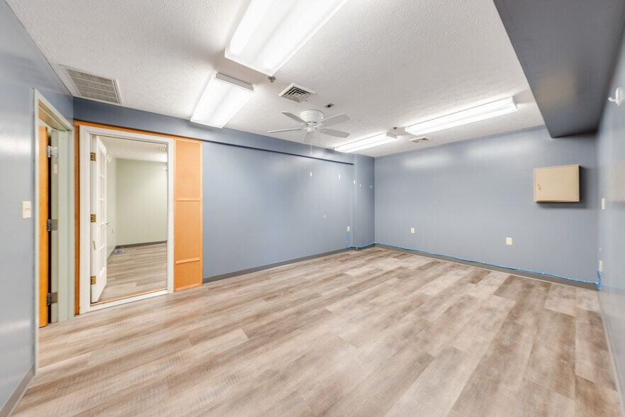 More Photos Of 205 SE Catawba Rd, Port Clinton Freestanding For Lease