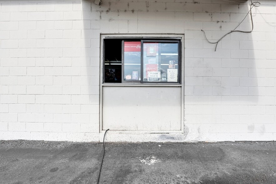 More Photos Of 105-149 W Hendry St, Hinesville Storefront For Lease