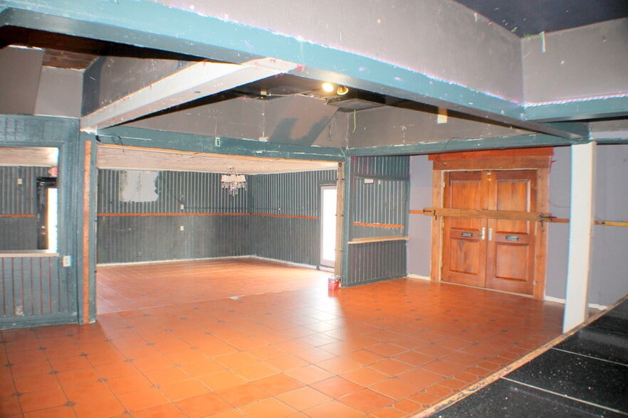 More Photos Of 3907 Canal St, Houston Bar For Lease