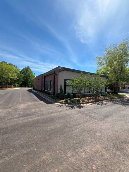 More Photos Of 11855 Alpharetta Hwy, Roswell Medical For Lease