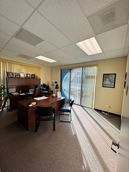 More Photos Of 21721-21739 SE Stark St, Gresham Freestanding For Lease